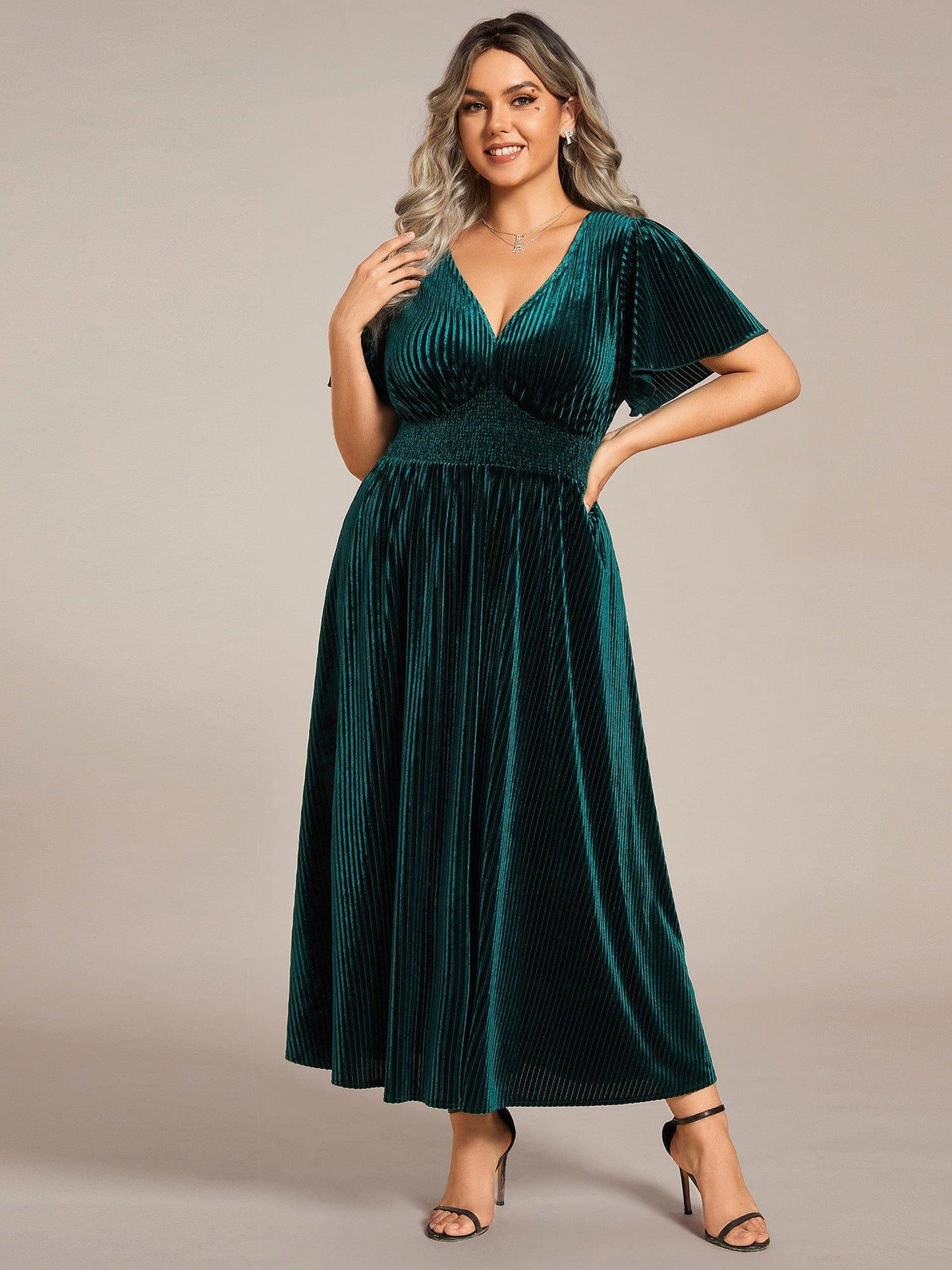 AZALEA|Graceful V-Neck Waist Design Short Sleeves Fall Velvet Midi Bridesmaid Dress