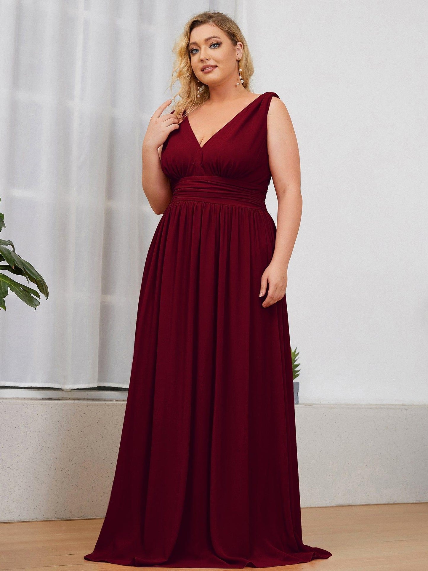 pretty HUSH|Plus Size Sleeveless V-Neck Chiffon Semi Bridesmaid Dress