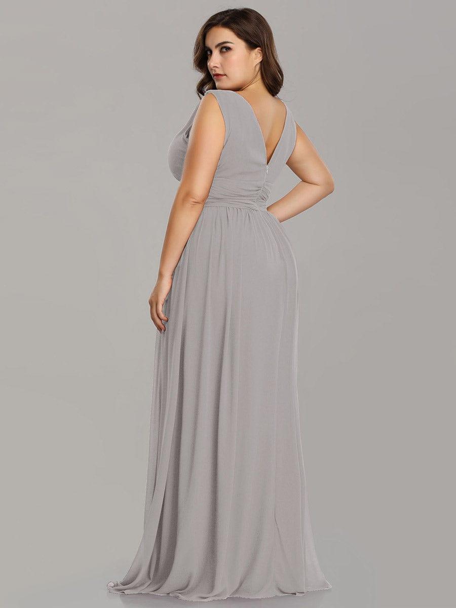pretty HUSH|Plus Size Sleeveless V-Neck Chiffon Semi Bridesmaid Dress