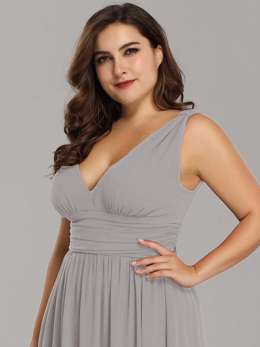 pretty HUSH|Plus Size Sleeveless V-Neck Chiffon Semi Bridesmaid Dress