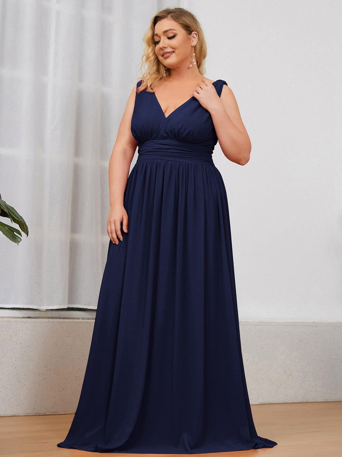 pretty HUSH|Plus Size Sleeveless V-Neck Chiffon Semi Bridesmaid Dress