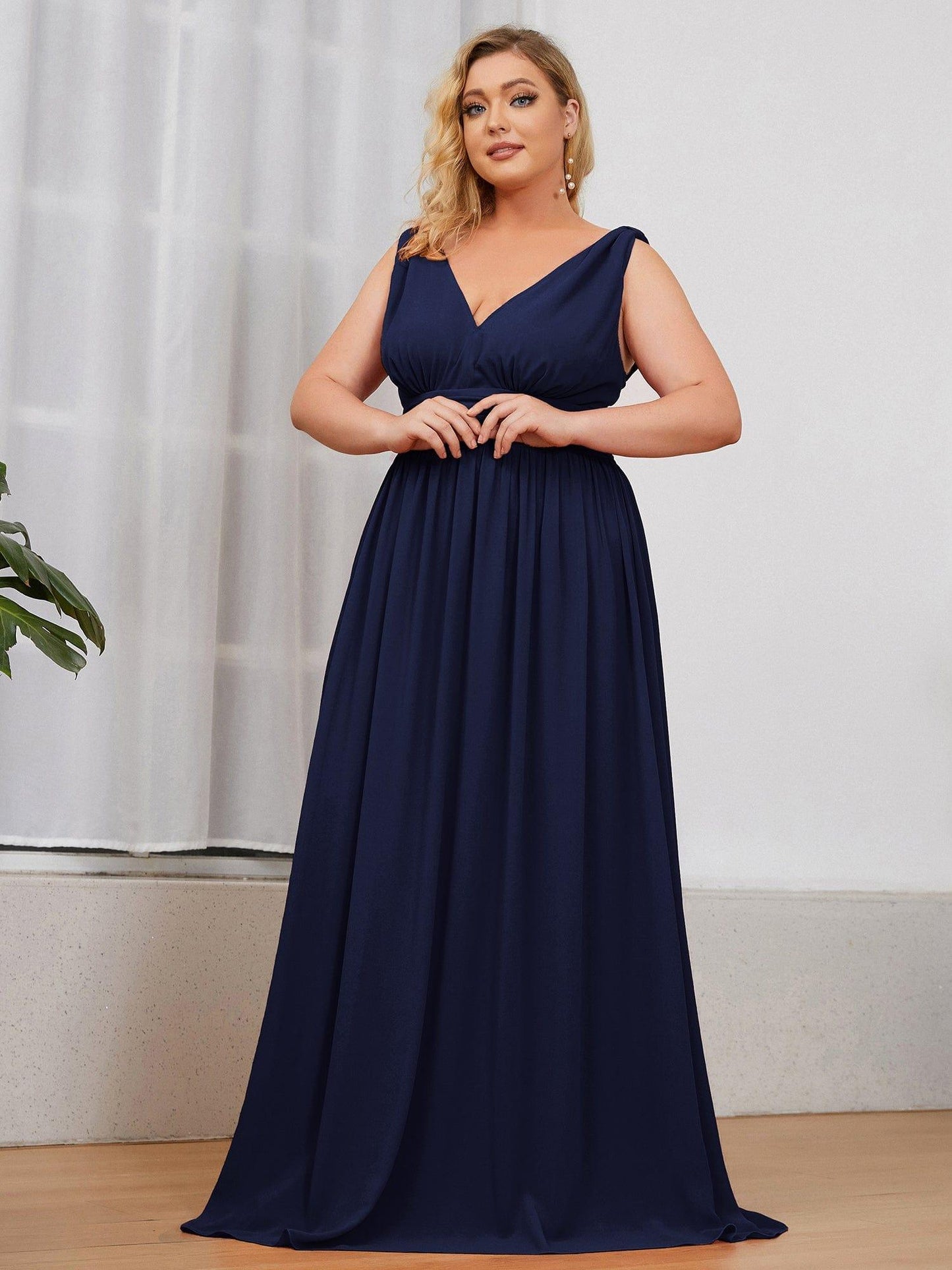 pretty HUSH|Plus Size Sleeveless V-Neck Chiffon Semi Bridesmaid Dress