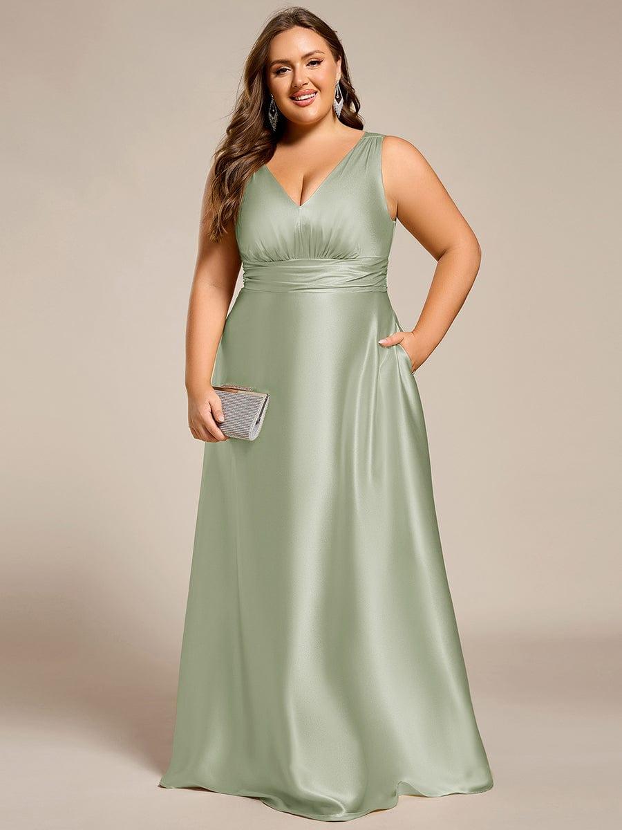pretty INDY|Plus Size Satin Empire Waist Maxi Bridesmaid Dress with Pockets