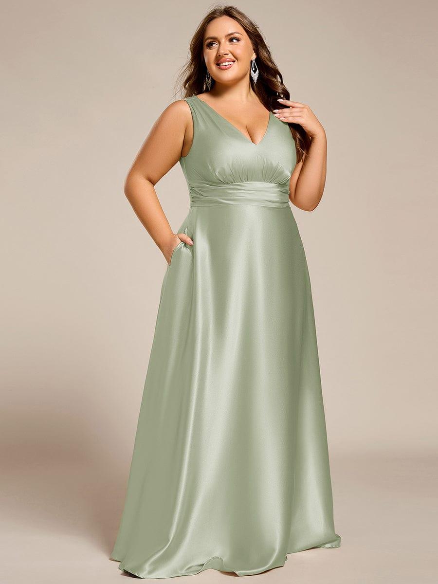 pretty INDY|Plus Size Satin Empire Waist Maxi Bridesmaid Dress with Pockets