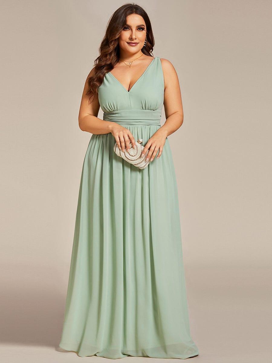 pretty HUSH|Plus Size Sleeveless V-Neck Chiffon Semi Bridesmaid Dress